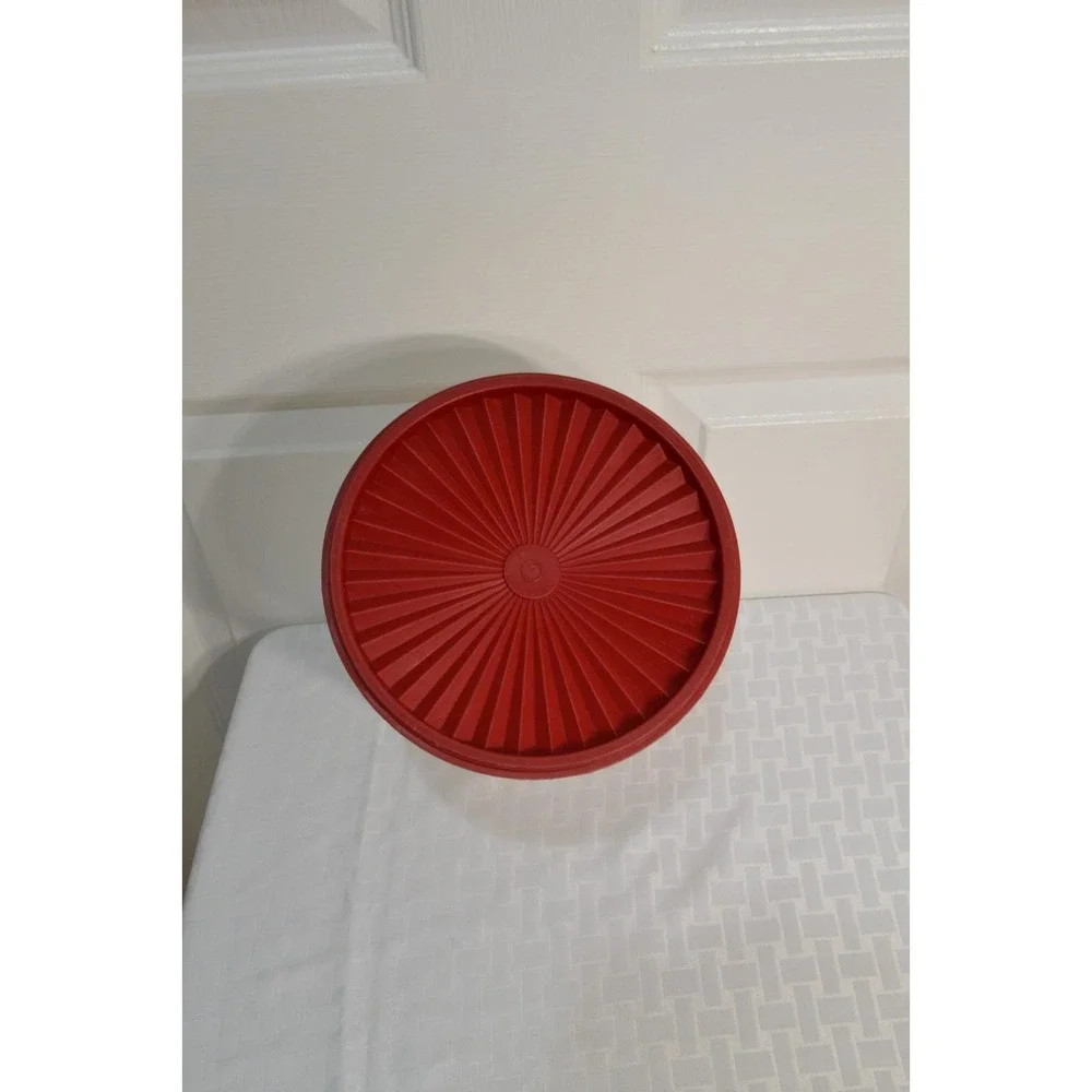 VTG Tupperware 17 Cup Decorator Canister Storage #805 w/ Red Servalier Lid #806